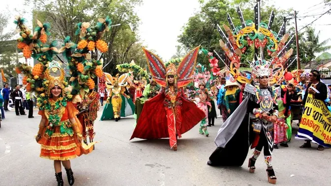 Menariknya lagi, Karnaval Kota Bontang tahun ini dibuka dengan parade budaya
